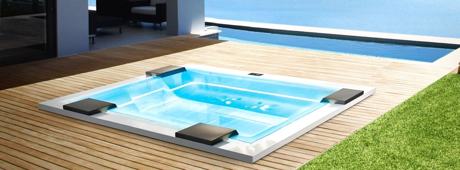 Minipiscina interrata in giardino