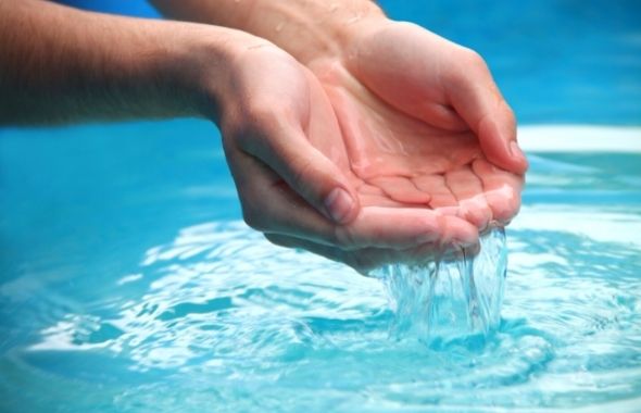 tecnologie sostenibili per costruzione piscina